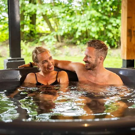Met Hottub & Sauna | 2 Personen - Valley Nyaraló Wekerom